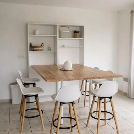 Auslo House * Echillais