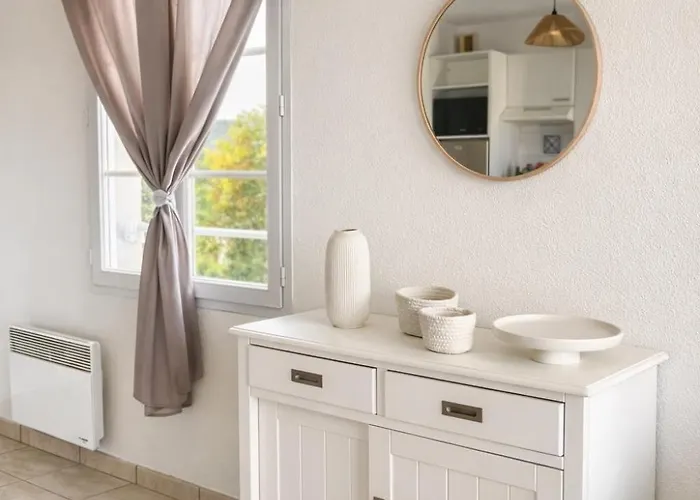 Auslo House Echillais